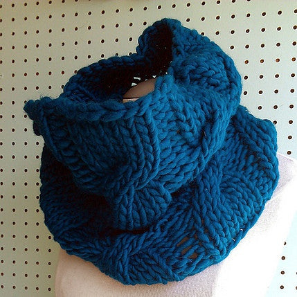Easy Loose Cabled Cowl Pattern FREE